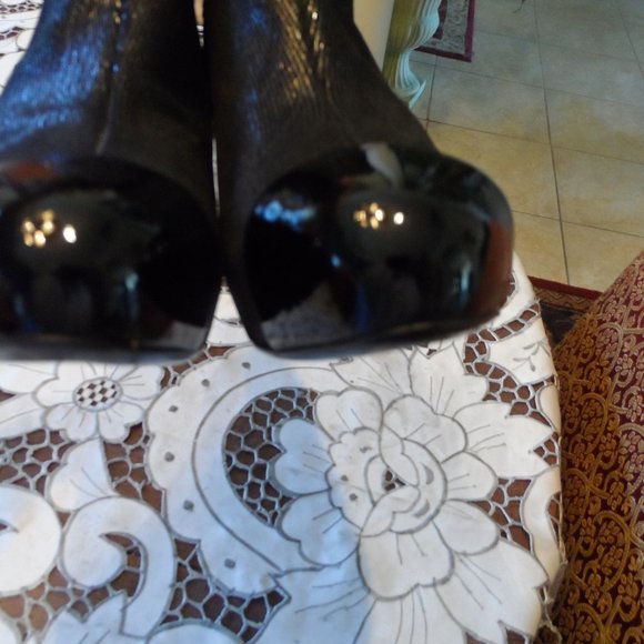 Chanel Black Metallic Canvas/Black Patent Leather Cap Toe Ankle Boots Size 38.5B - Picture 12 of 16
